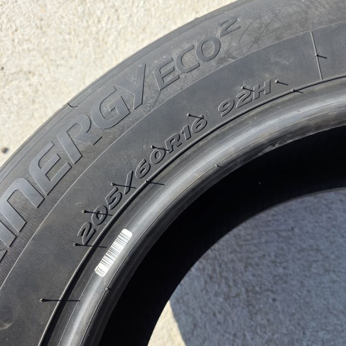 Anvelope turism noi vara Hankook 205 60 16