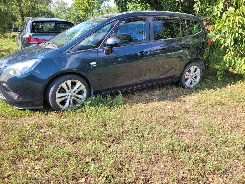 Fata completa opel zafira c 2016