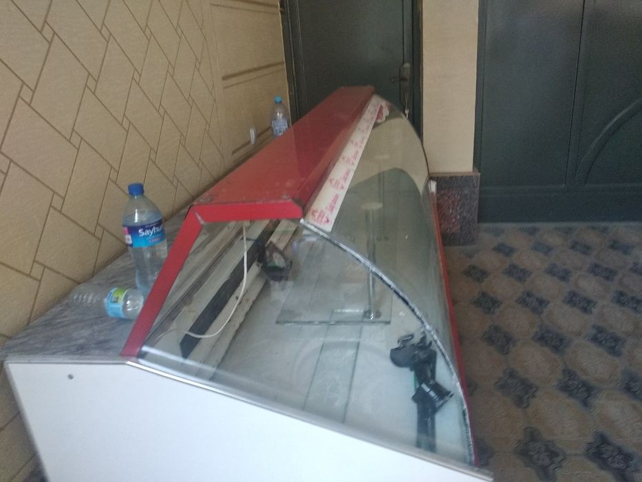 Витрина холодильник