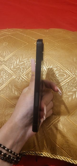 Iphone 12 vând urgent ca am nevoie de bani (problema in familie)