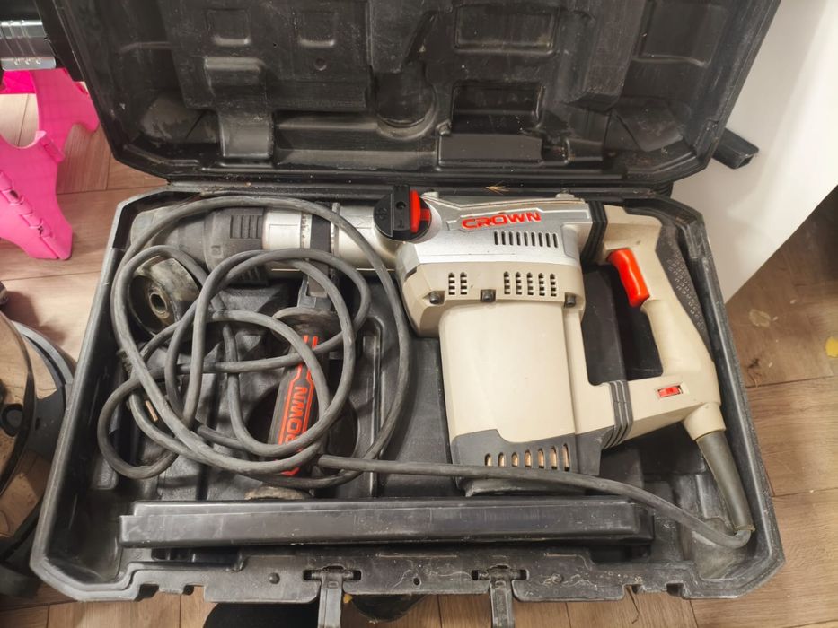 Перфоратор Crown и лазерный уровень