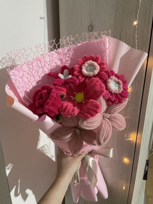 Buchet de flori din sârmă plușată