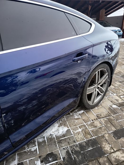 Audi A5 Ultra S-tronic usor avariata(partea stanga)