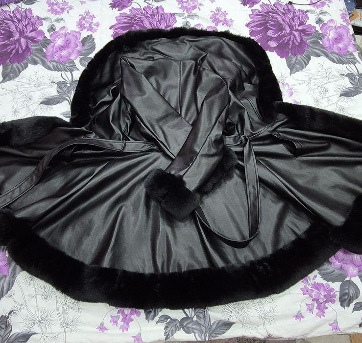 Черно зимно яке естествена кожа еко пух. Ново Размер Л Цена 250 лв.