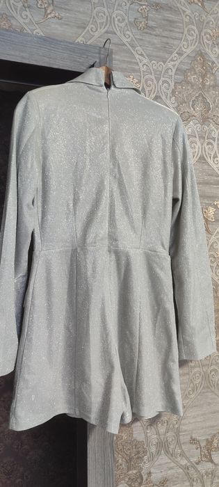 Продаю платье от Amisu 42 рр