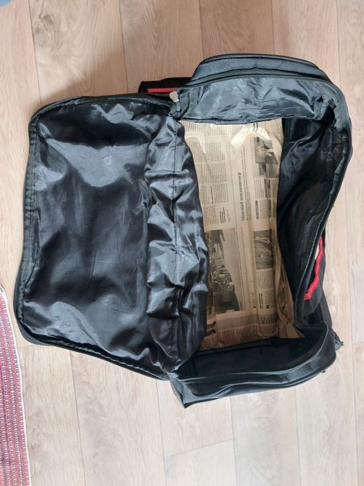 Продам чемодан на колёсах