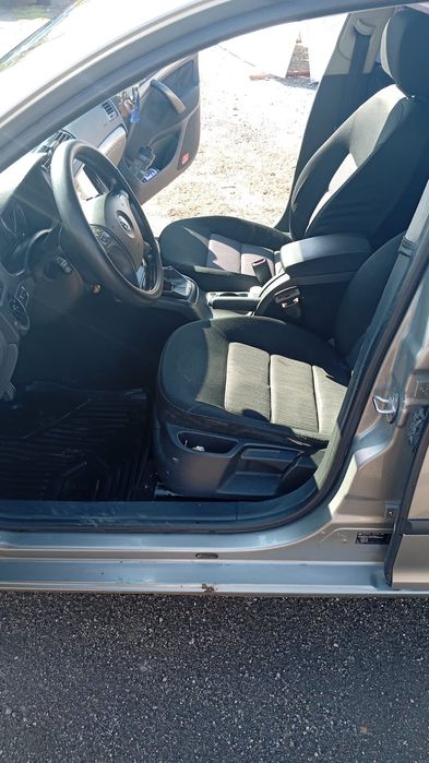 Vând Skoda Octavia 2