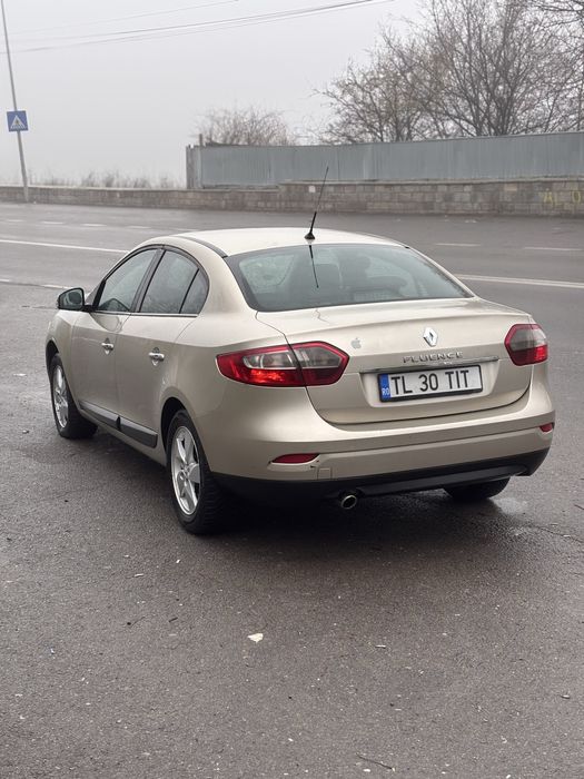 Vând Renault  Fluence.