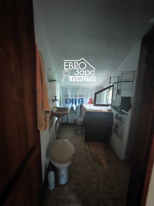 Масивна, обзаведена къща за продажба в с.Дълбоки