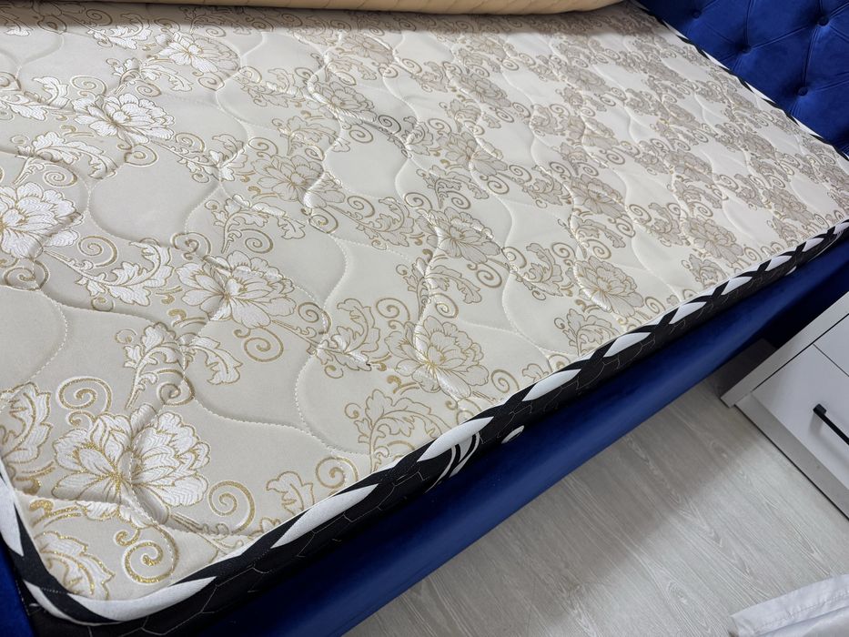 Продаю матрас СРОЧНО размер 170*200 толщина 20см