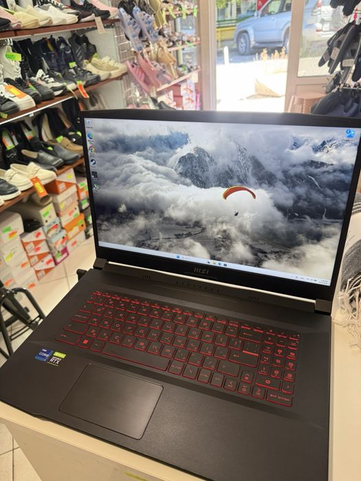 Геймърски лаптоп Katana g76 11ue