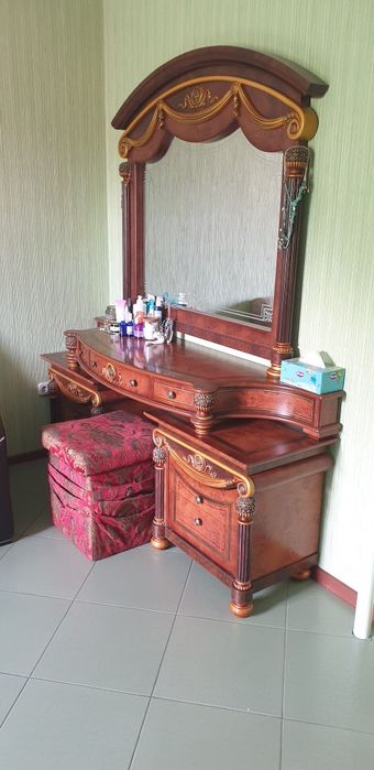 Спальный гарнитур