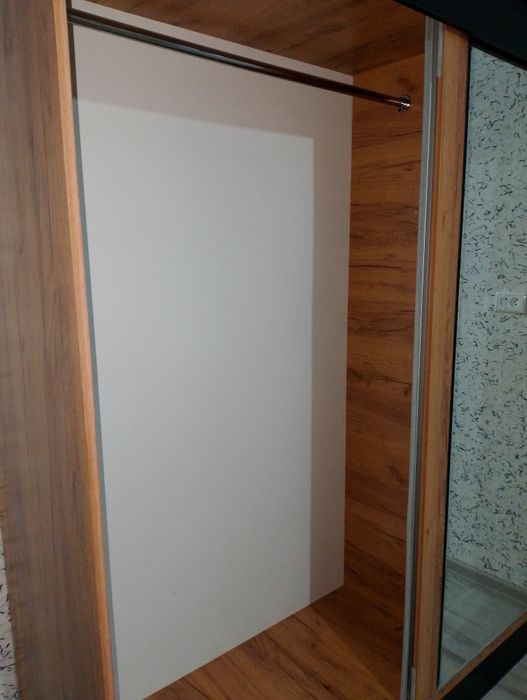 Shkaf   sotiladi olinganiga 3 oy bo'ldi