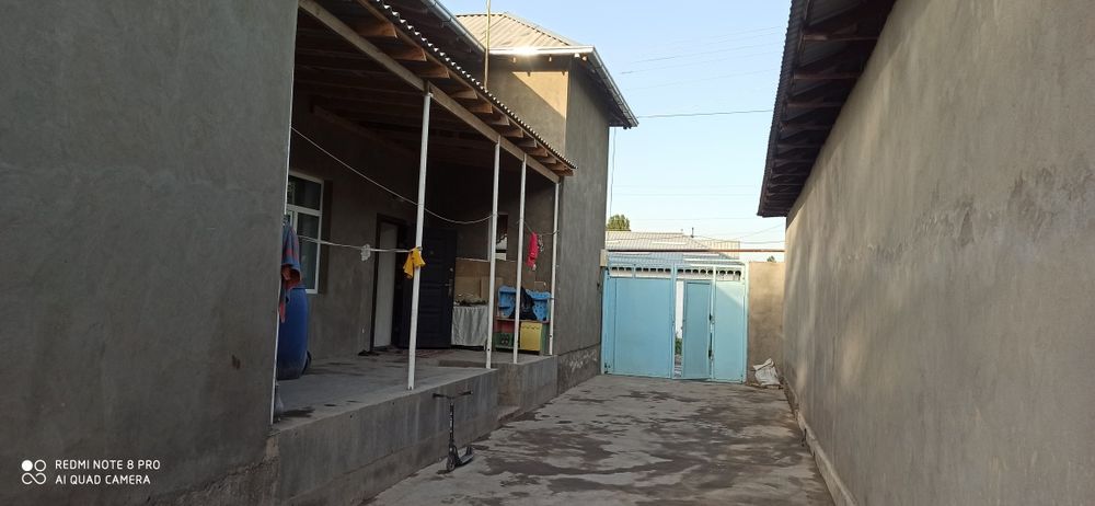 Урта Чирчик тумани КимПенХва МФЙ Янги кучаси 16 уй, газ ток атапления