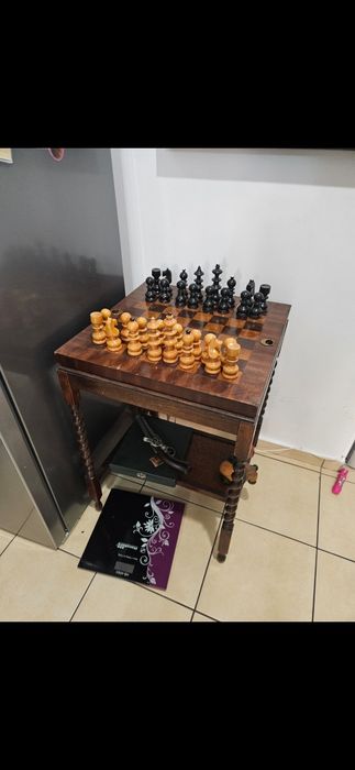 Masa de șah cu piese !