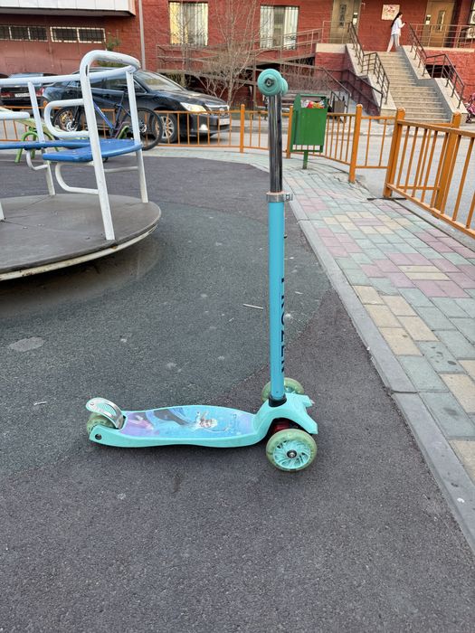 Продам самокат детский