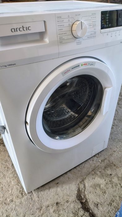 Masina de spalat rufe Arctic APL61024XLW0, 6 Kg, 1000 RPM FOLOSIT .