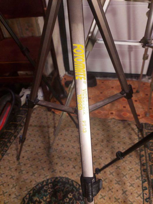 продам штативы для телефонов фото и видеокамер.