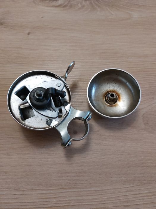 Стар хромиран звънец за колело