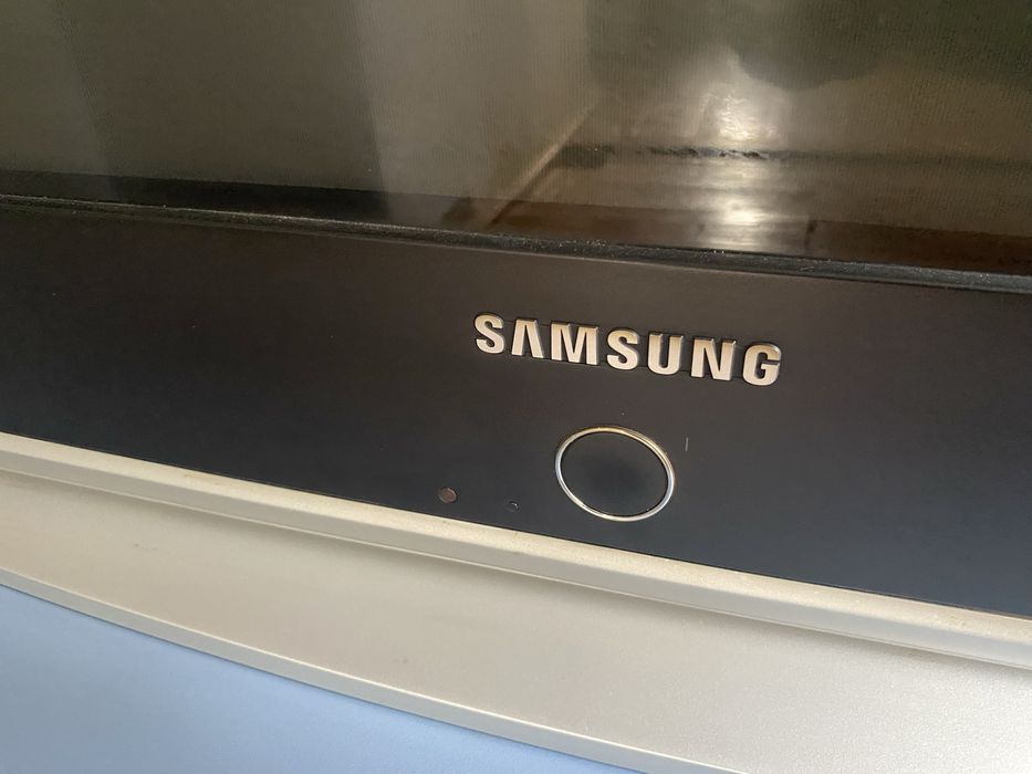 Телевизор samsung,ресивер в подарок!