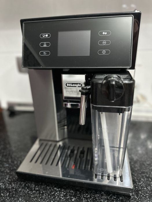 Кофемашина Delonghi