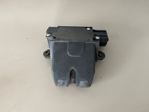 Broasca incuietoare haion 5 pini Volvo S40 V50 2004-2007 4N51-A442A66-AK