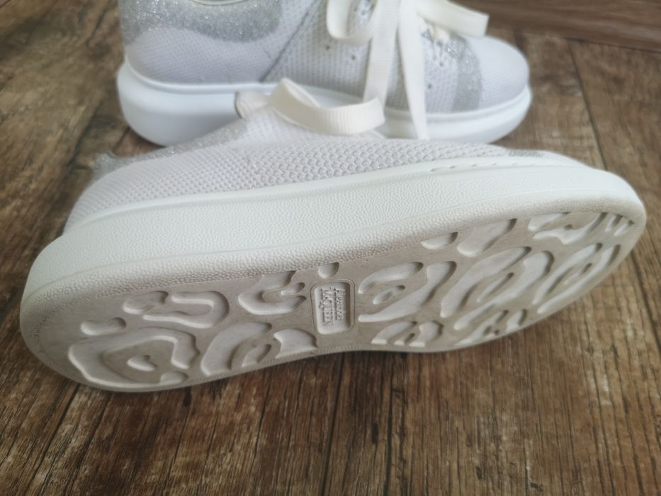 Alexander McQueen, оригинални сникърси, номер 37