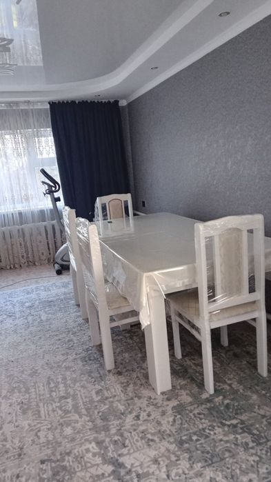 Стол для гостиной