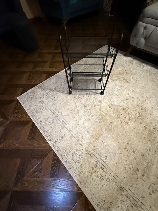 Продается зеркало и этажерка