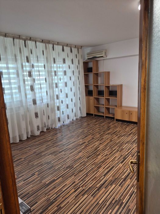 Inchiriez apartament decomandat 2 camere, centrala termica, Calea București