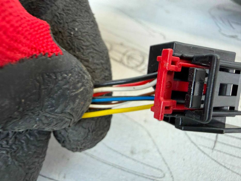 Oglindă Retrovizoare Dreaptă Electrică 6 Pini Audi A4 S4 B8 8K 8K2857410D / 857410D 2009 / [2008-2015] / (5A3)