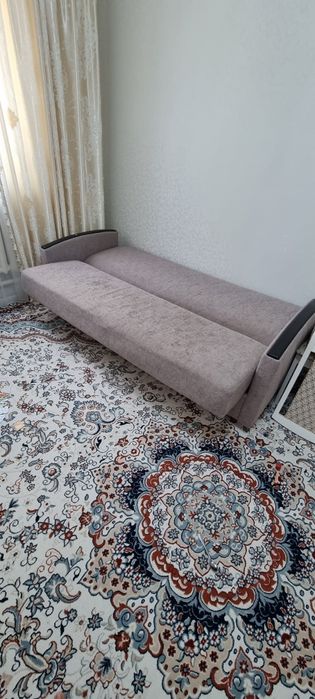 Диван. Раскладной. Состояние отличное.