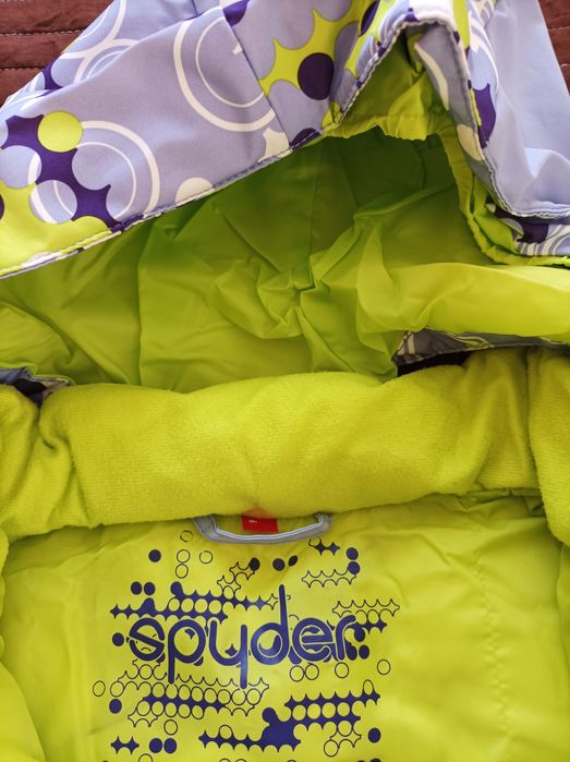 Ски екип на Spyder