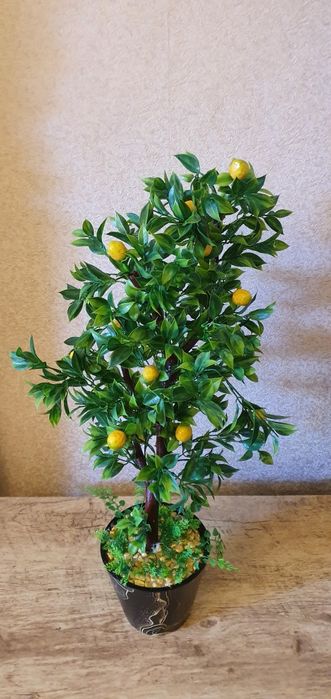 Продам искуственное дерево.