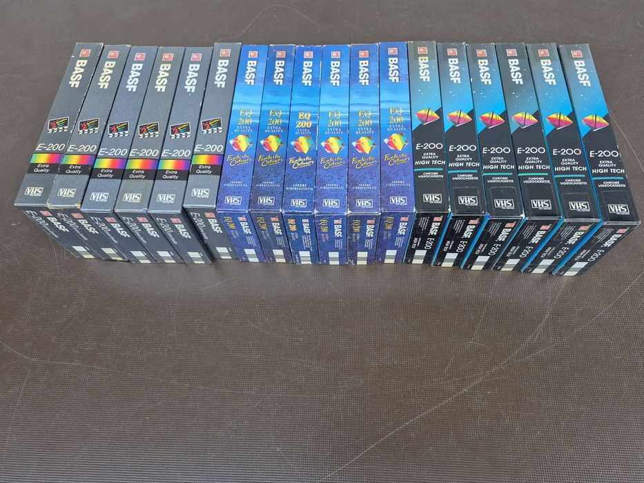 Vând 18 casete video VHS originale Basf  200 minute colectie de filme