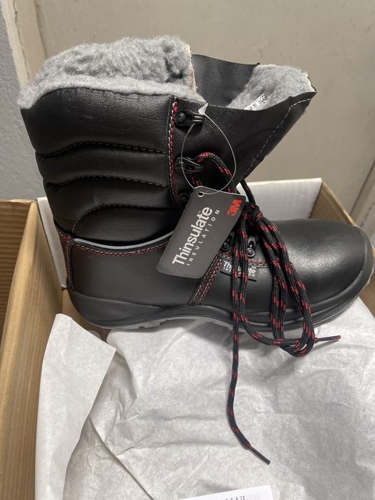 Предпазни обувки, различни размери, НОВИ!