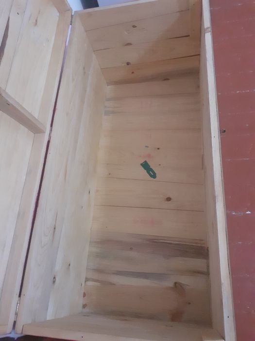 Үлкен, кіші сандықтар сатылады