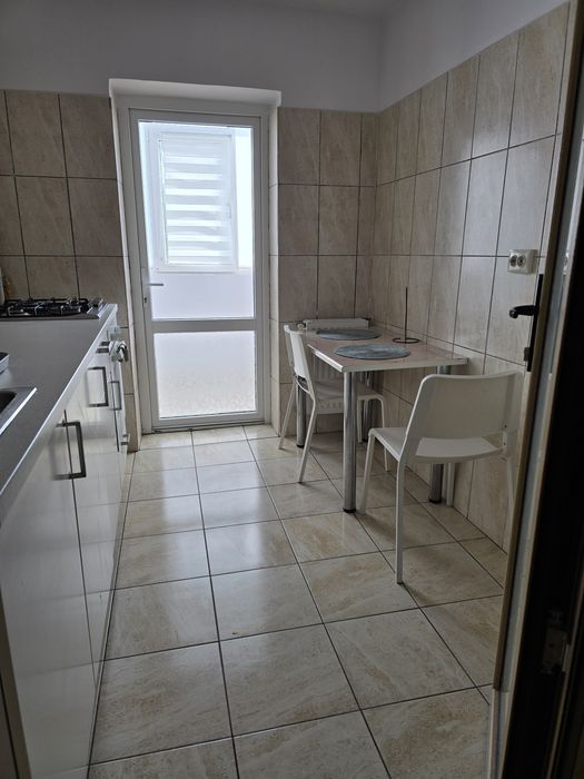 Apartament 3 camere, decomandat, zona Păltiniș - Peneș Curcanul
