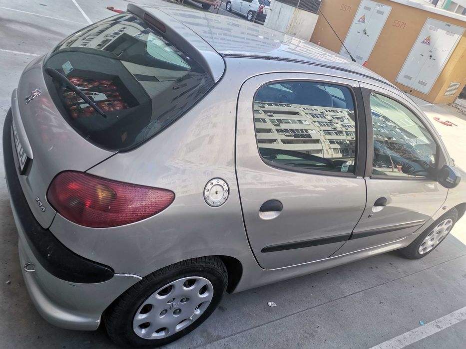 Vând Peugeot 206
