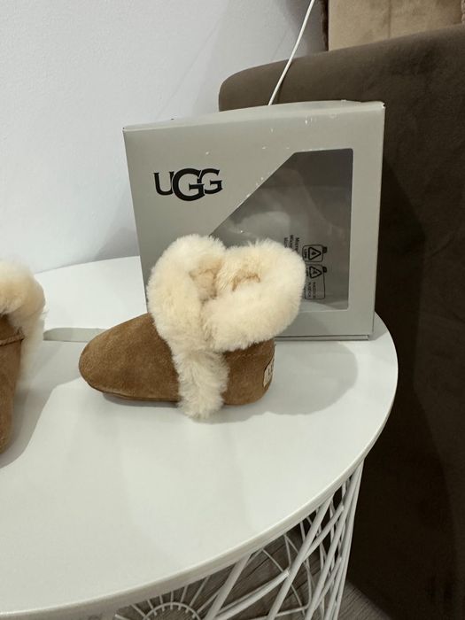 Ugg-uri bebe ,originali,model I lassen