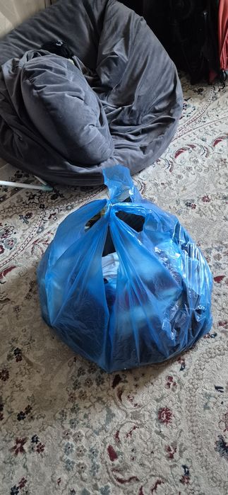 Отдам пакет с вещами на мальчика 9л и девочку 6л