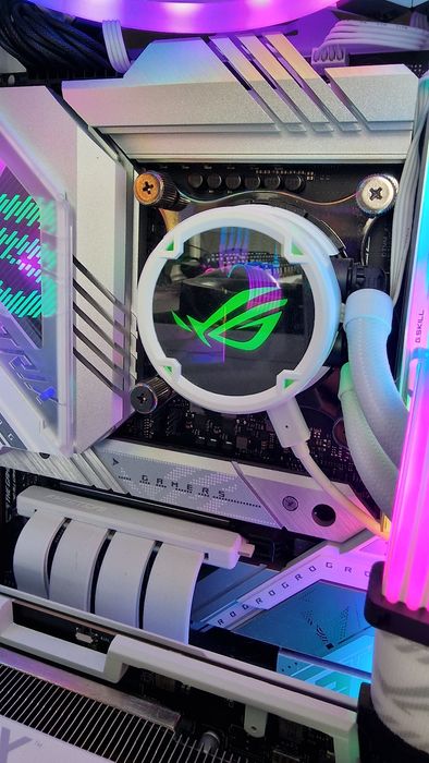 Продавам водно охлаждане за CPU: ASUS ROG LC 360 RGB WHITE EDITION