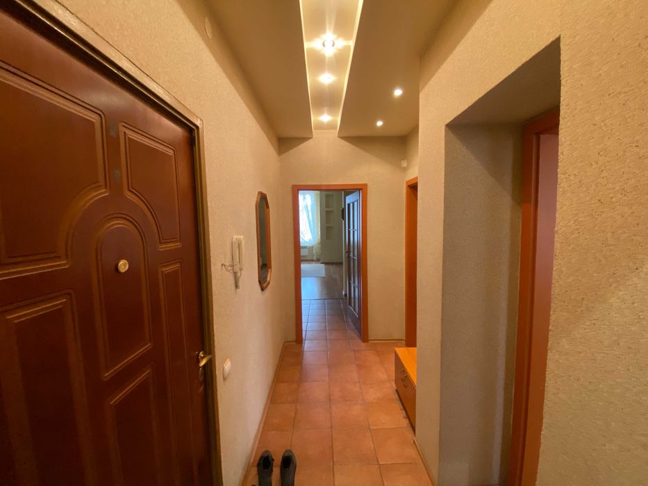 Дава се под наем Тристаен апартамент в Бургас, Център - 120 кв.м за 331.5 € - Снимка #22