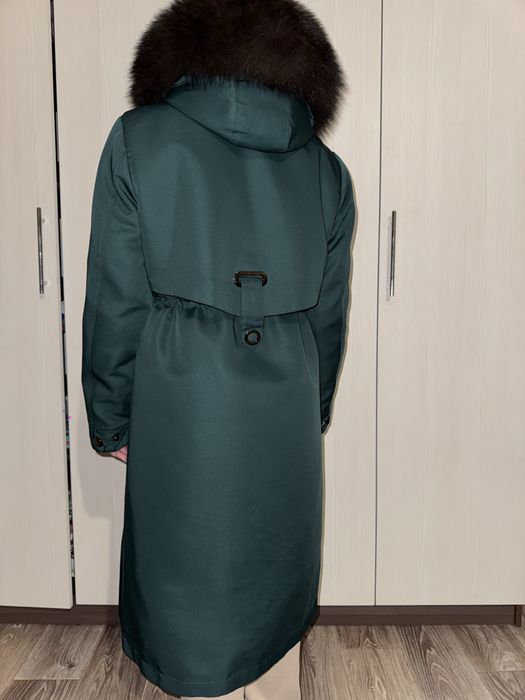 Продаю парку зеленого цвета