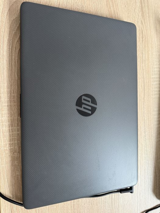Laptop HP 250 G9