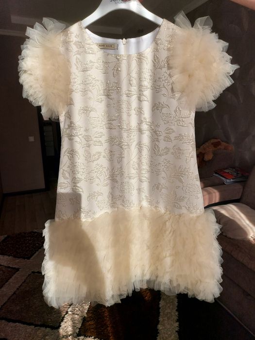 Продам нарядное платье