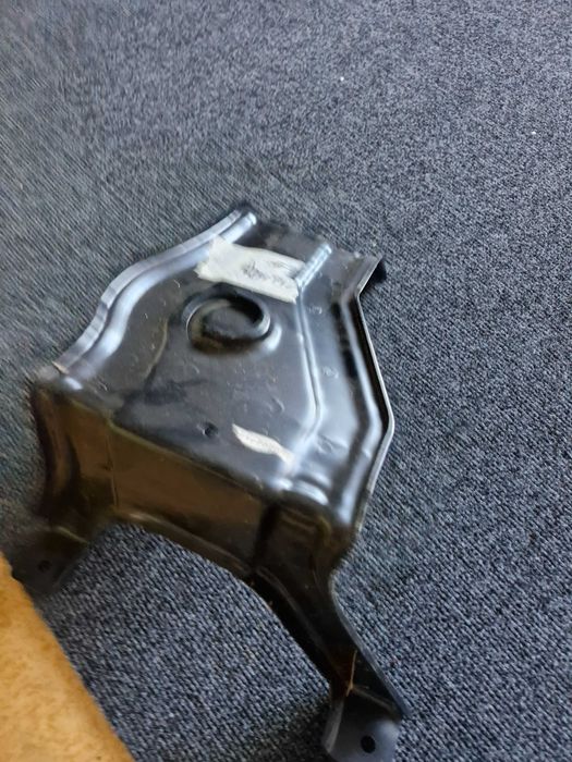 Конзола за рез гума Ауди А6 C7 - 4G0802715 - чисто нова