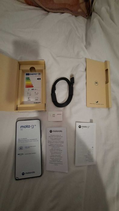 Чисто нов телефон Моторола G35 5G 256 GB 8 GB