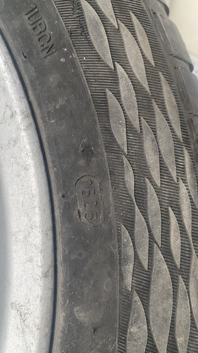 Продам диски с шинами на 16