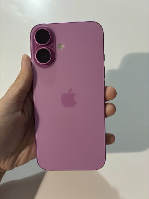 Iphone 16 / 128GB/ - в гаранция
